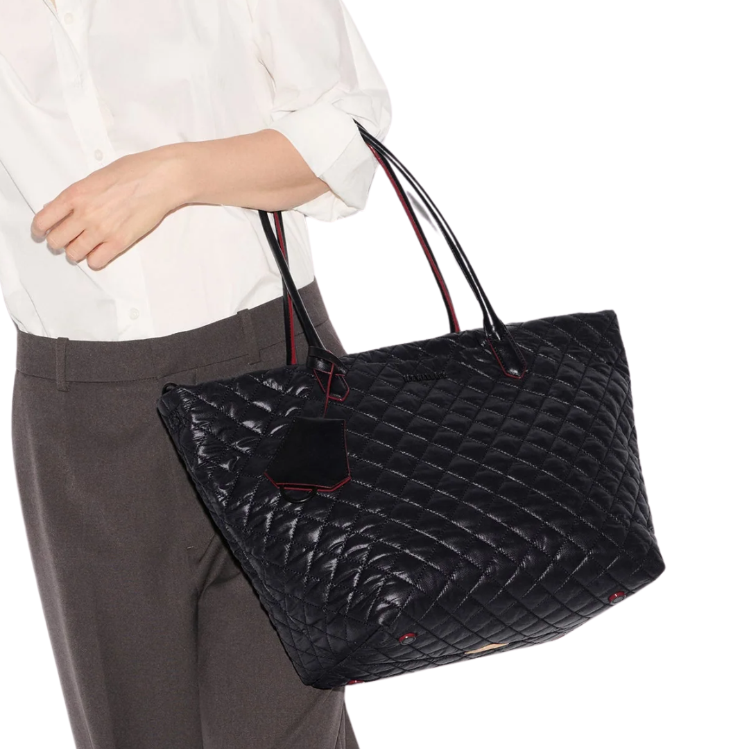 Medium Daily Tote in Black