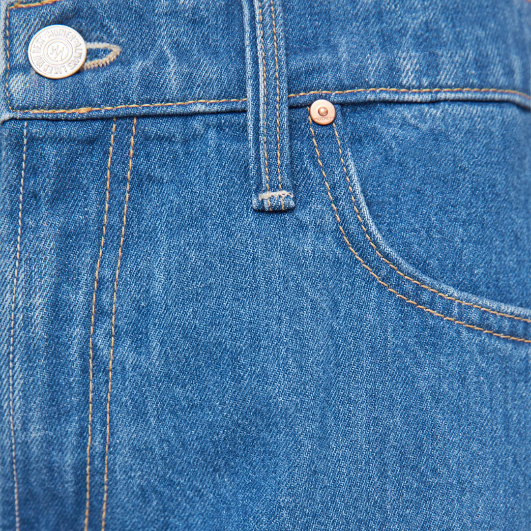 Bookie Sneak in Scoot This Way