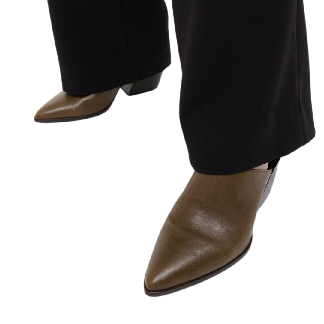 Austen Mule in Truffle