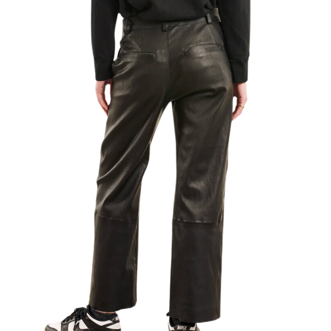 Leather Cropped Trousers in Black