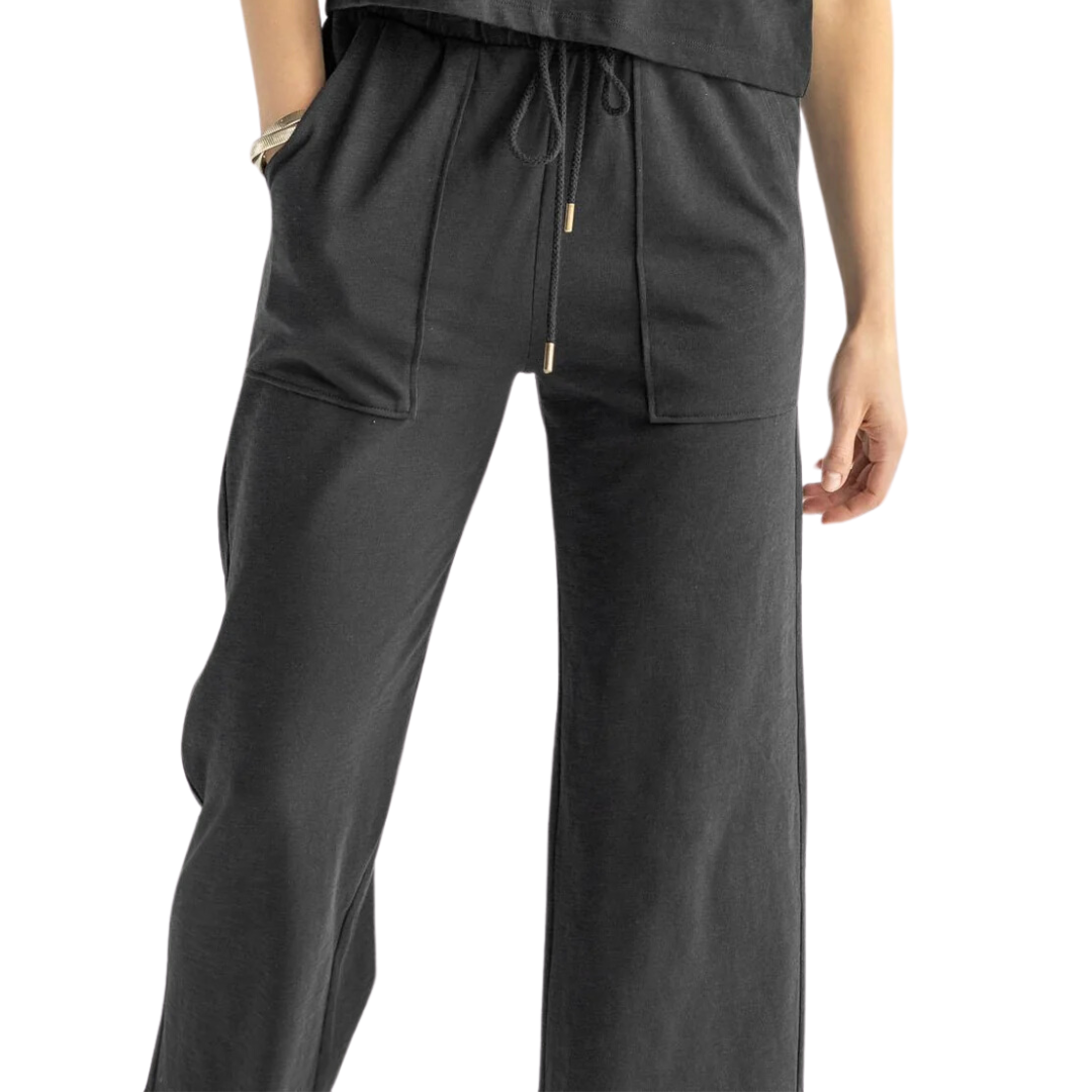 Cropped Pull On Pant in Black