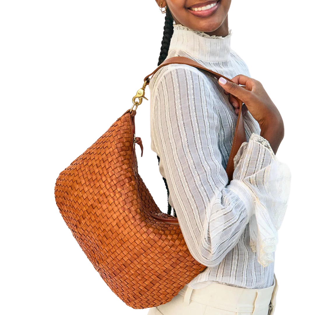 Moyen Messenger in Natural Woven Checker