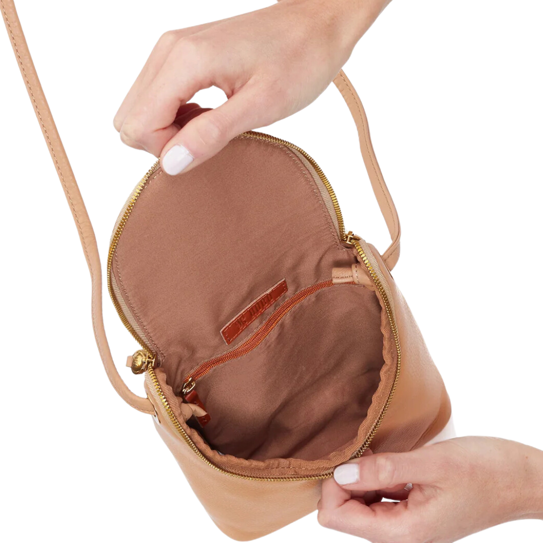 Fern Crossbody in Sandstorm