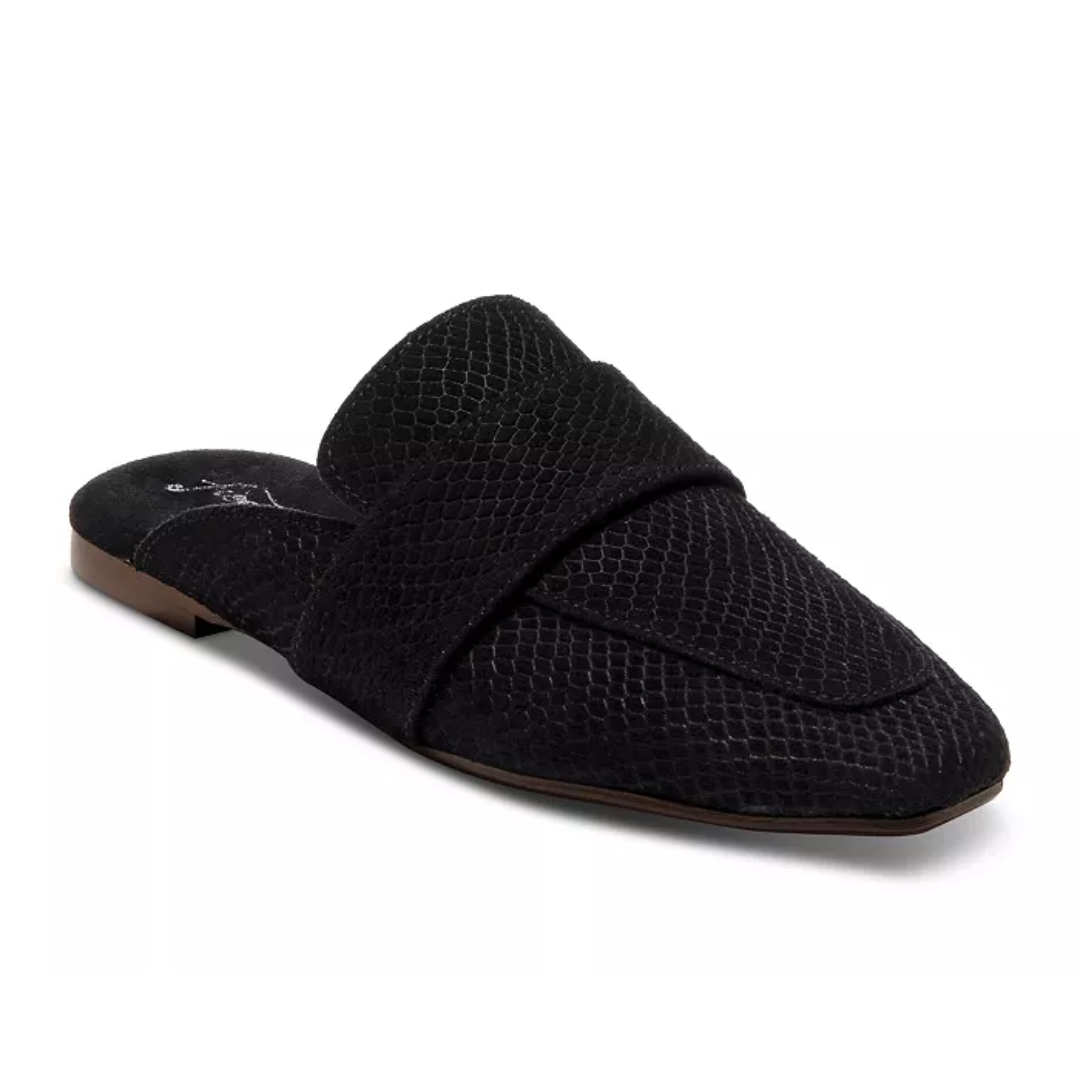 At Ease Loafer in Black