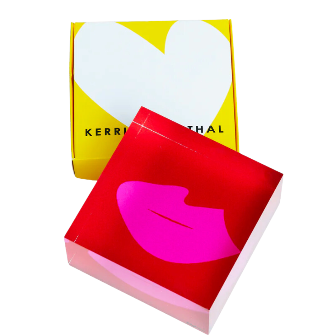 Mwah Hunk of Love in Cherri Red