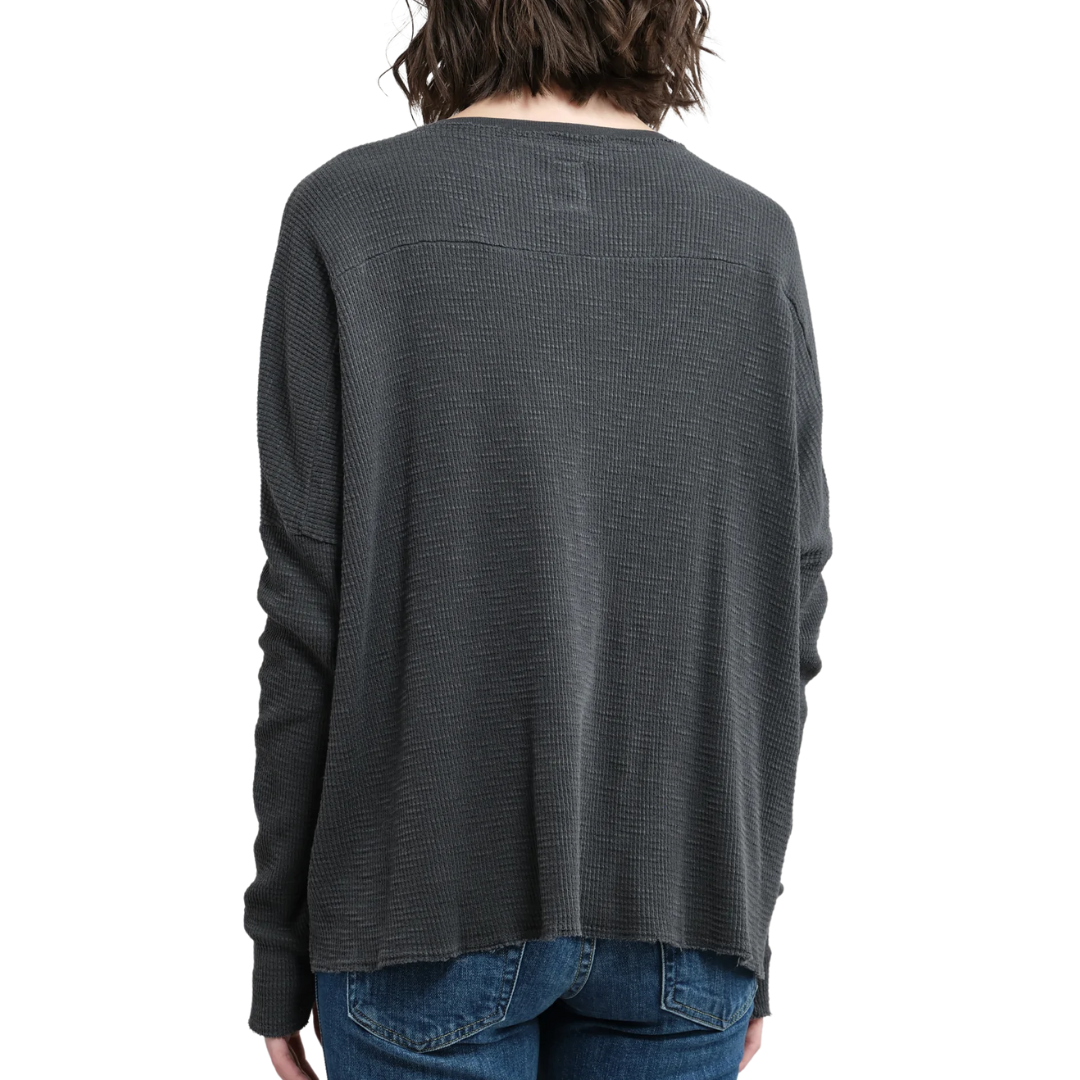 Abbot Slim Sleeve Henley in Pigment Black