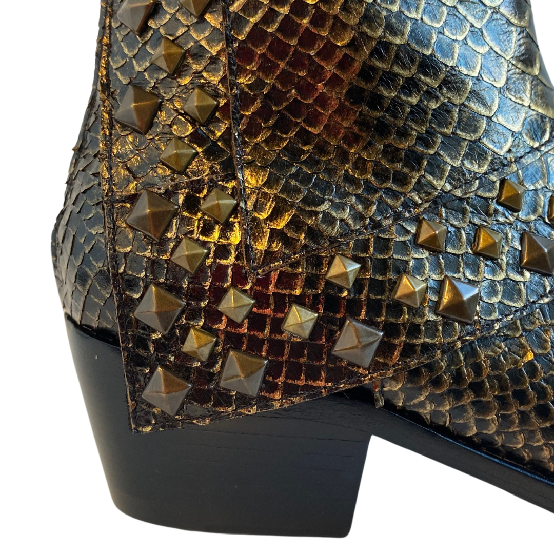 Keros Stud in Gold