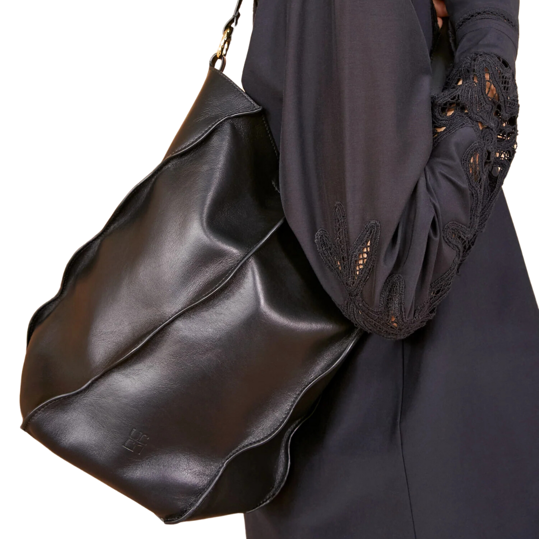 Adria Pleated Wave Bucket in Noir