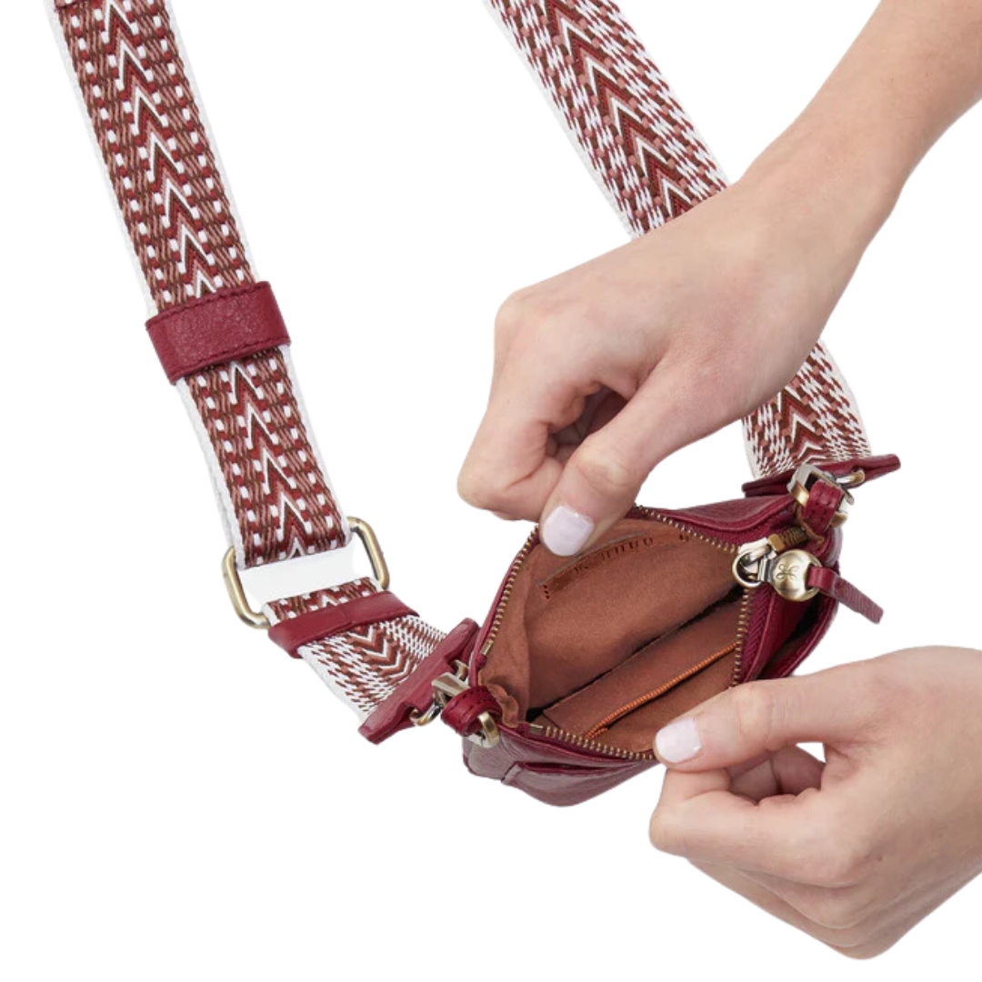 Cass Phone Crossbody in Wine