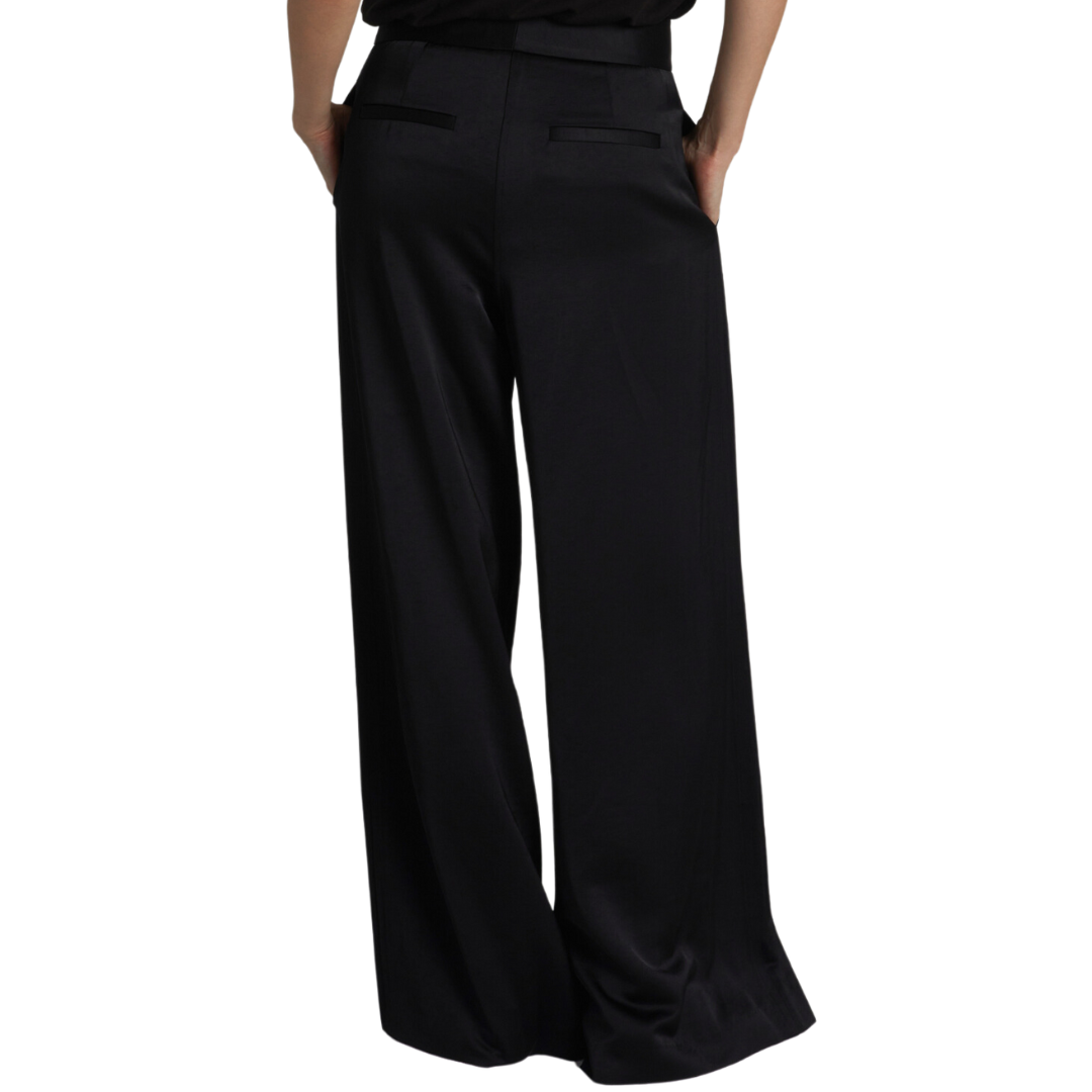 Neve Mid-Waisted Wideleg Trouser in Black