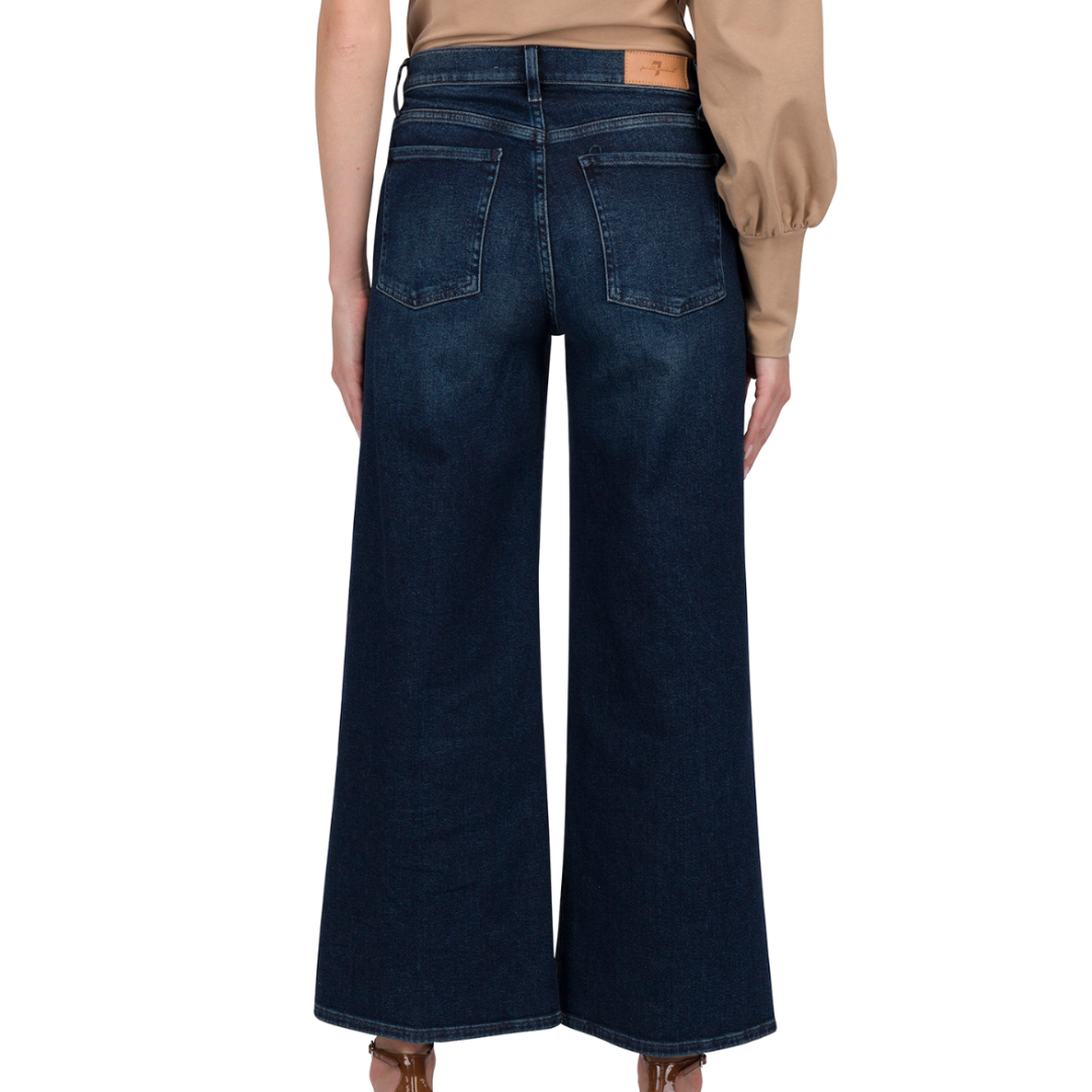 Cropped Jo in Blue Land