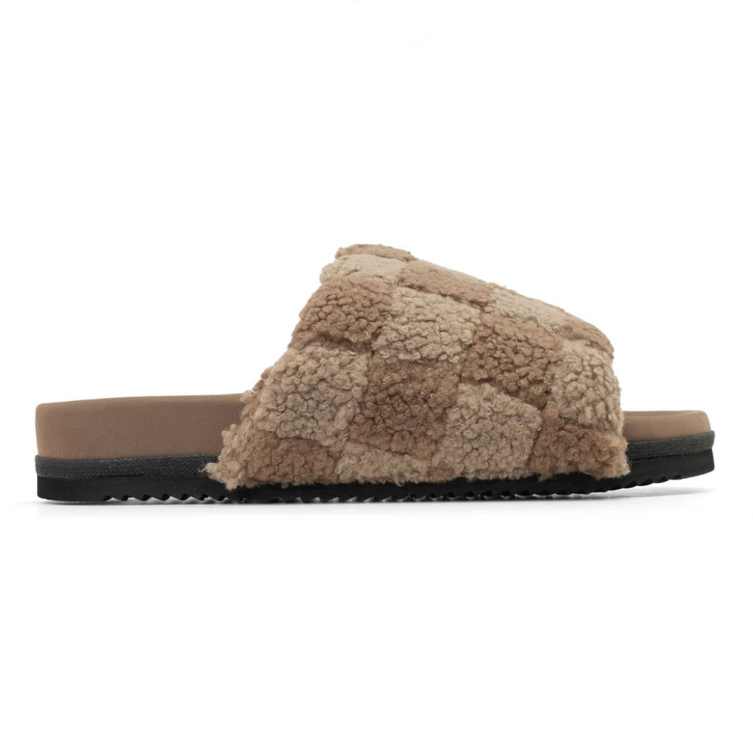 Fuzzy Checker Slider in Beige/Taupe