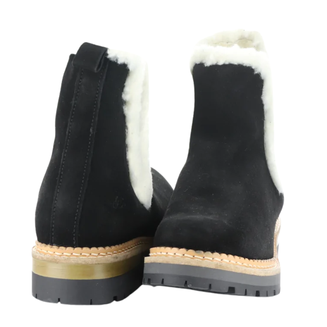 Auroras Elasticated Boots in Black