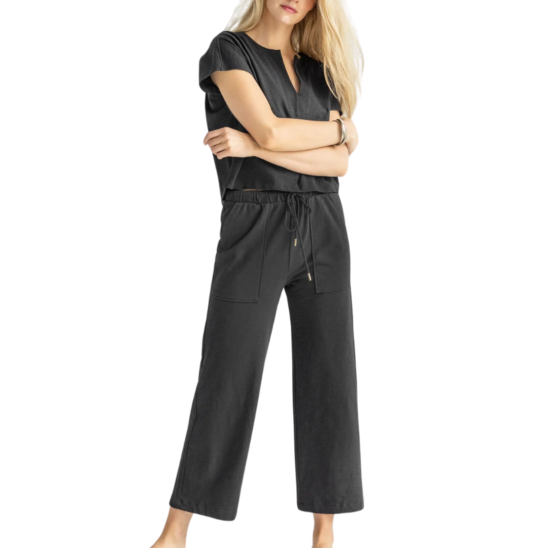 Cropped Pull On Pant in Black