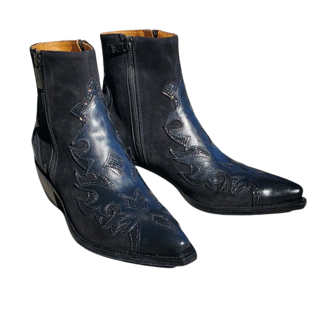 Diver Suede in Black