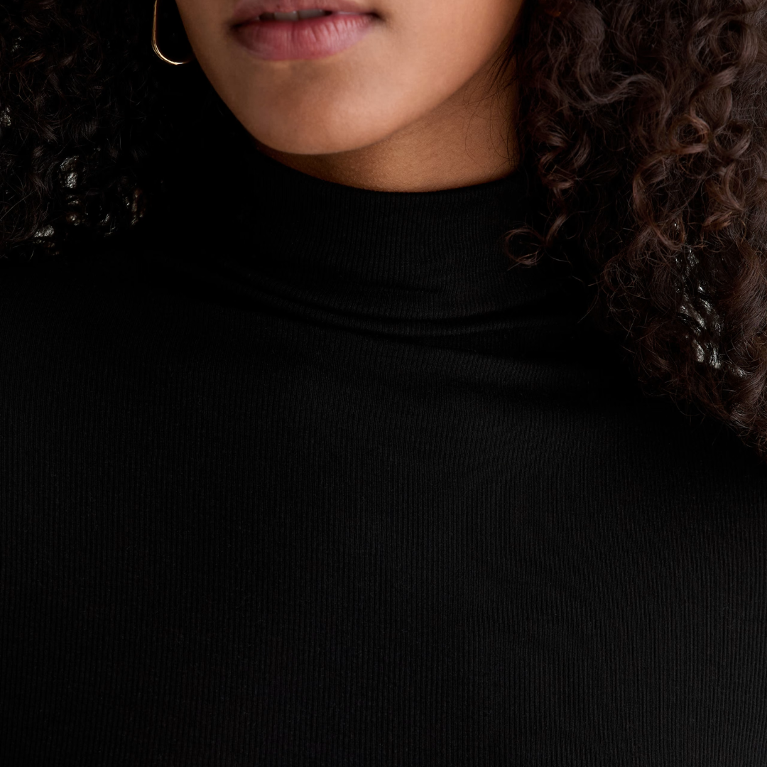 Chels Turtleneck in Super Black