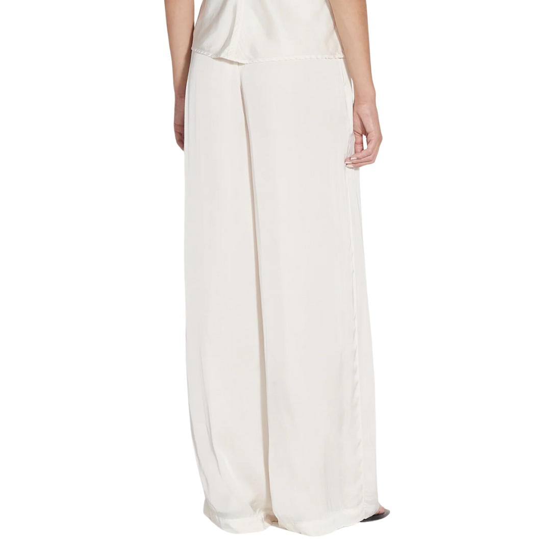 Leah Pant in Dirty White