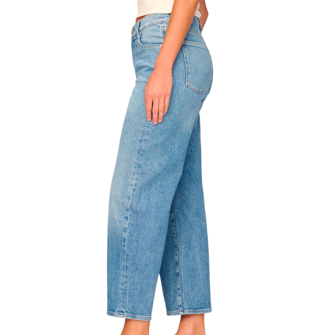 Thea Boyfriend Relaxed Tapered Jeans in Ravello