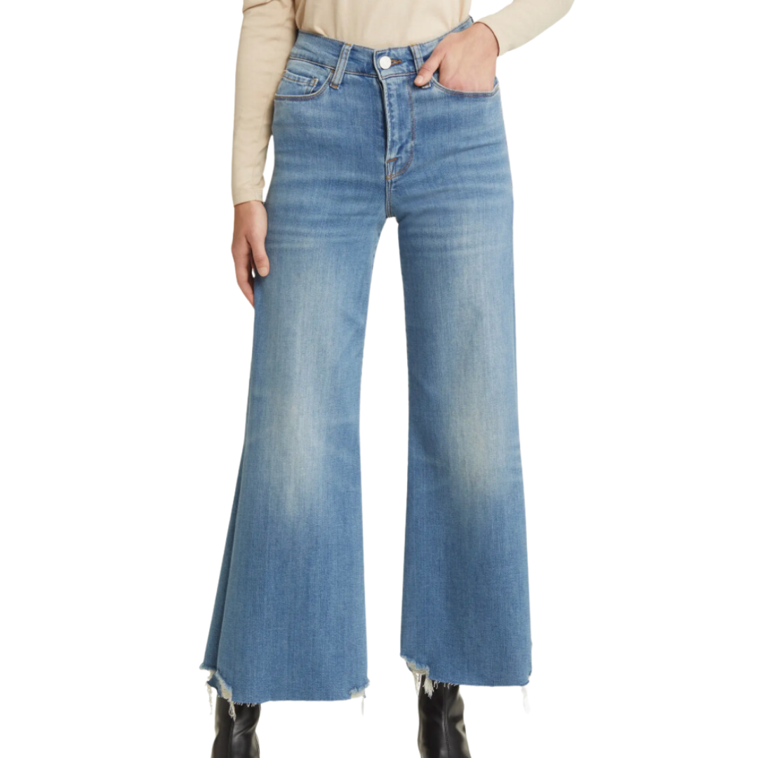 Le Palazzo Crop Raw After in Wavey Modern Chew