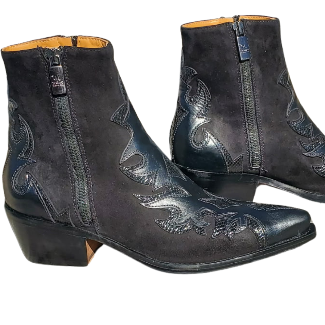 Diver Suede in Black