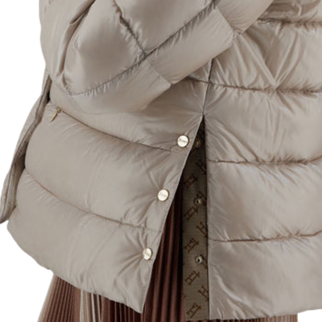Ultralight Nylon Cape in Chantilly