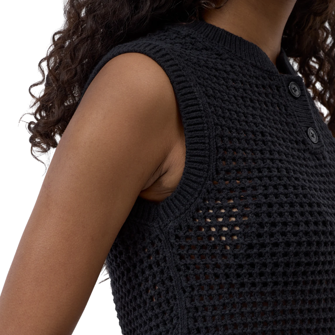 Crew Neck Vest in Black