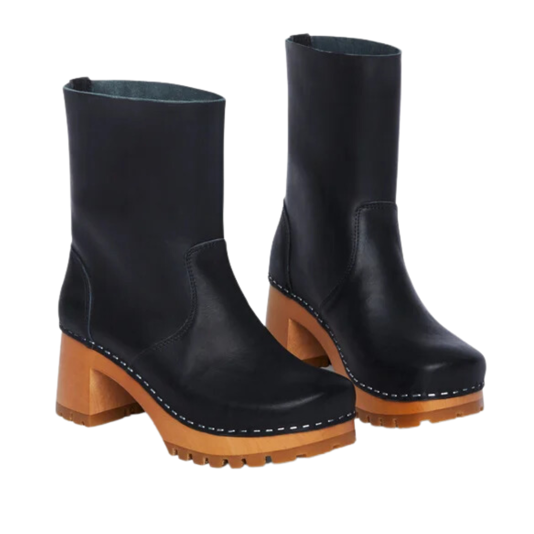 Plain Boot in Black