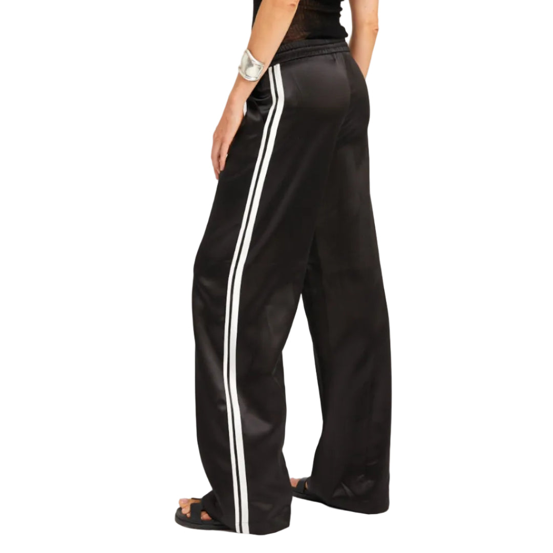 BAGGY ATHLETIC PANTS