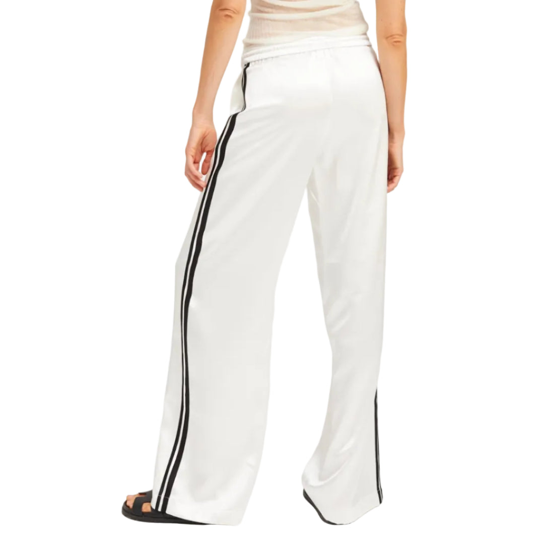 BAGGY ATHLETIC PANTS
