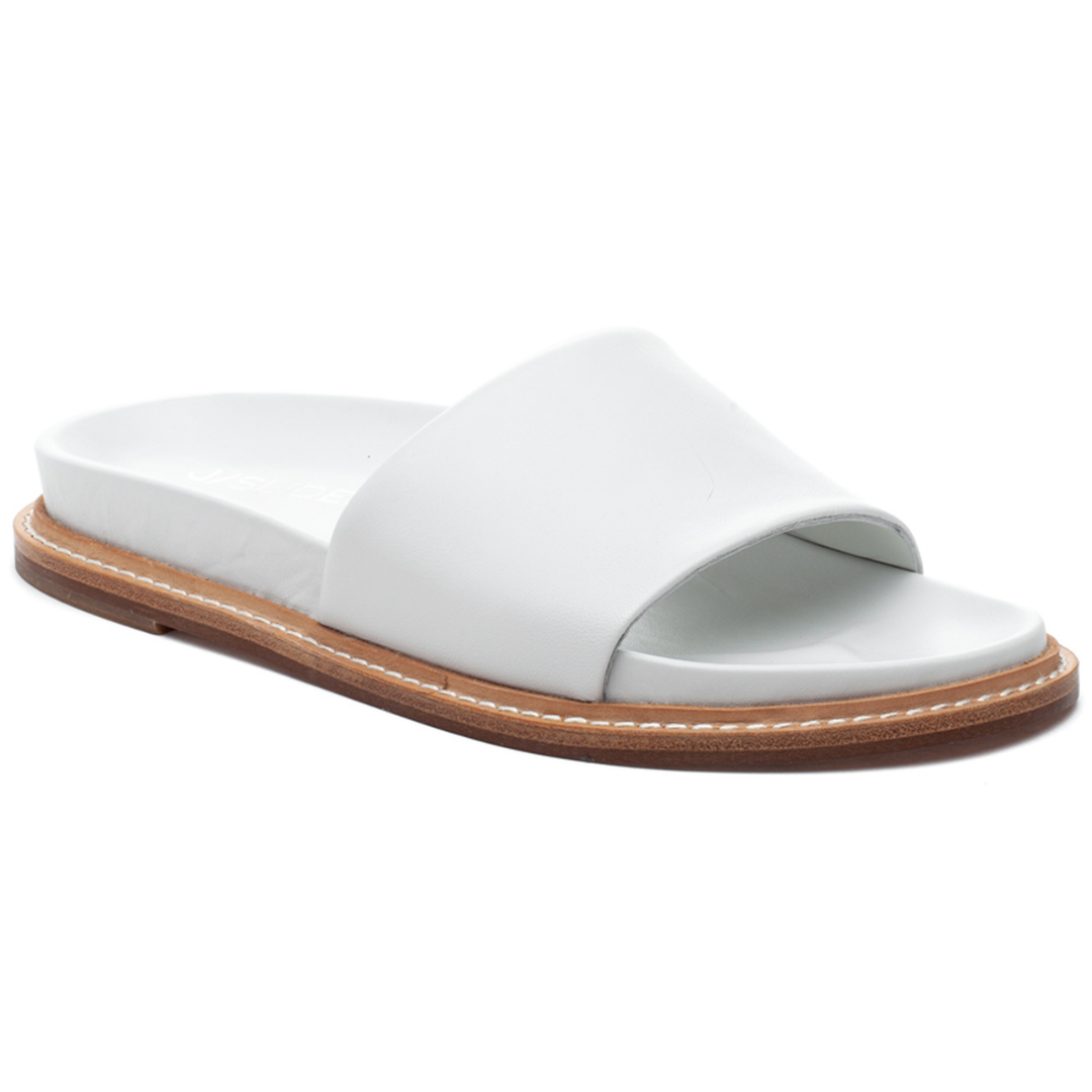 Roket in White