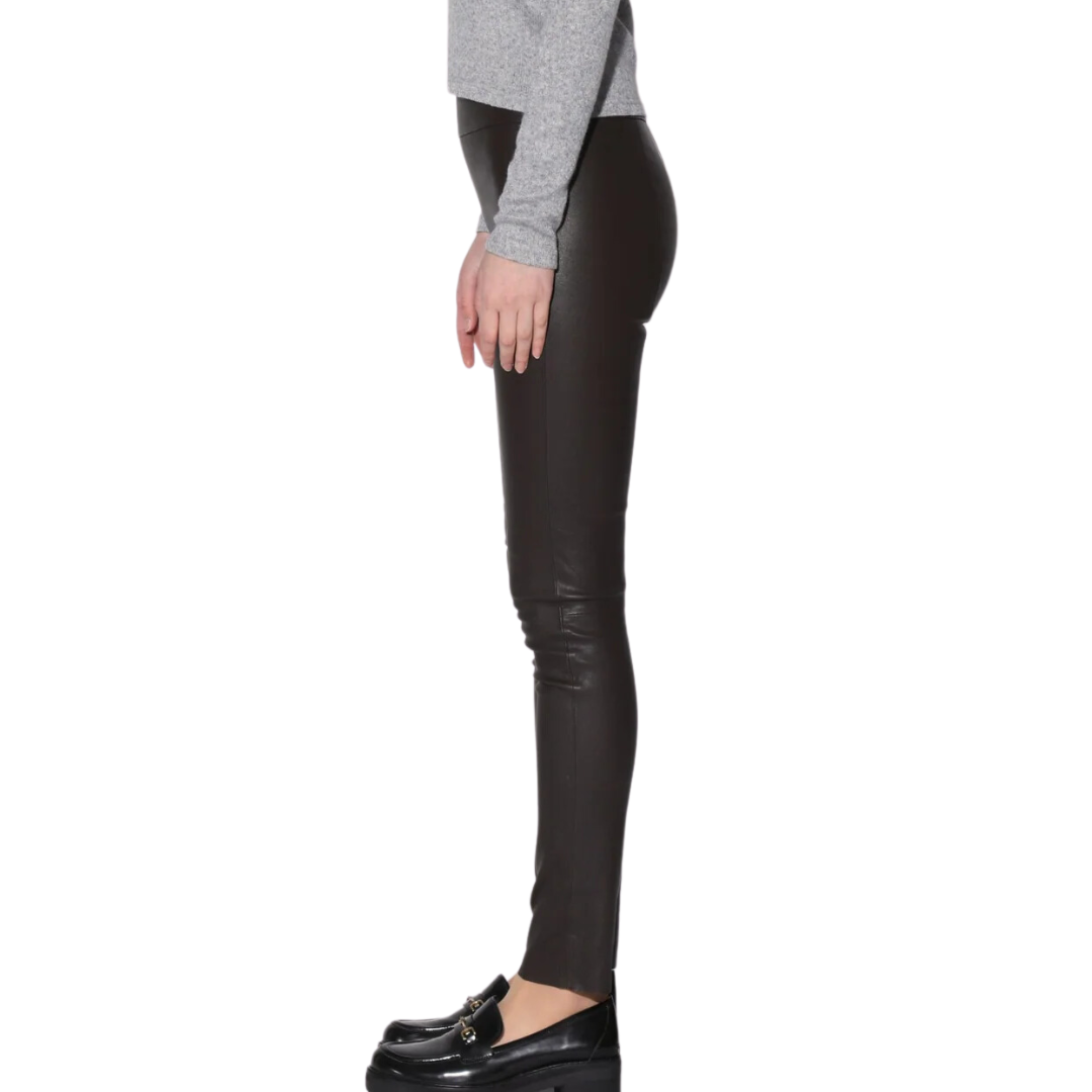 Raquelle Pant in Mocha