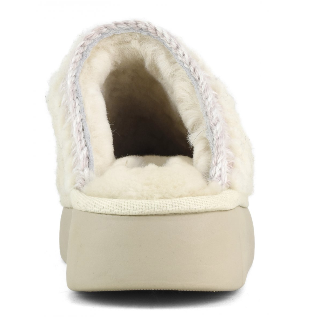 Bounce Clog Curly Sheepskin in Vanilla