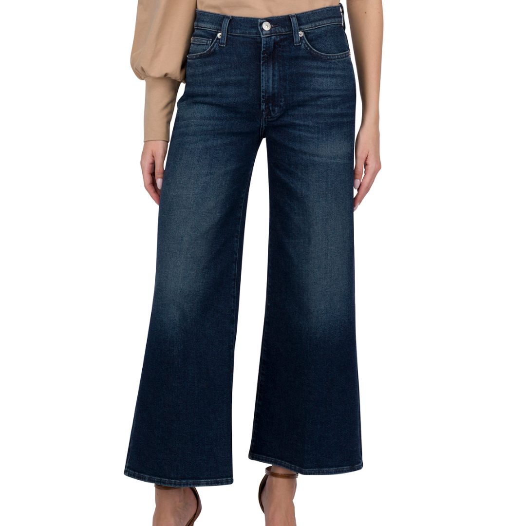 Cropped Jo in Blue Land