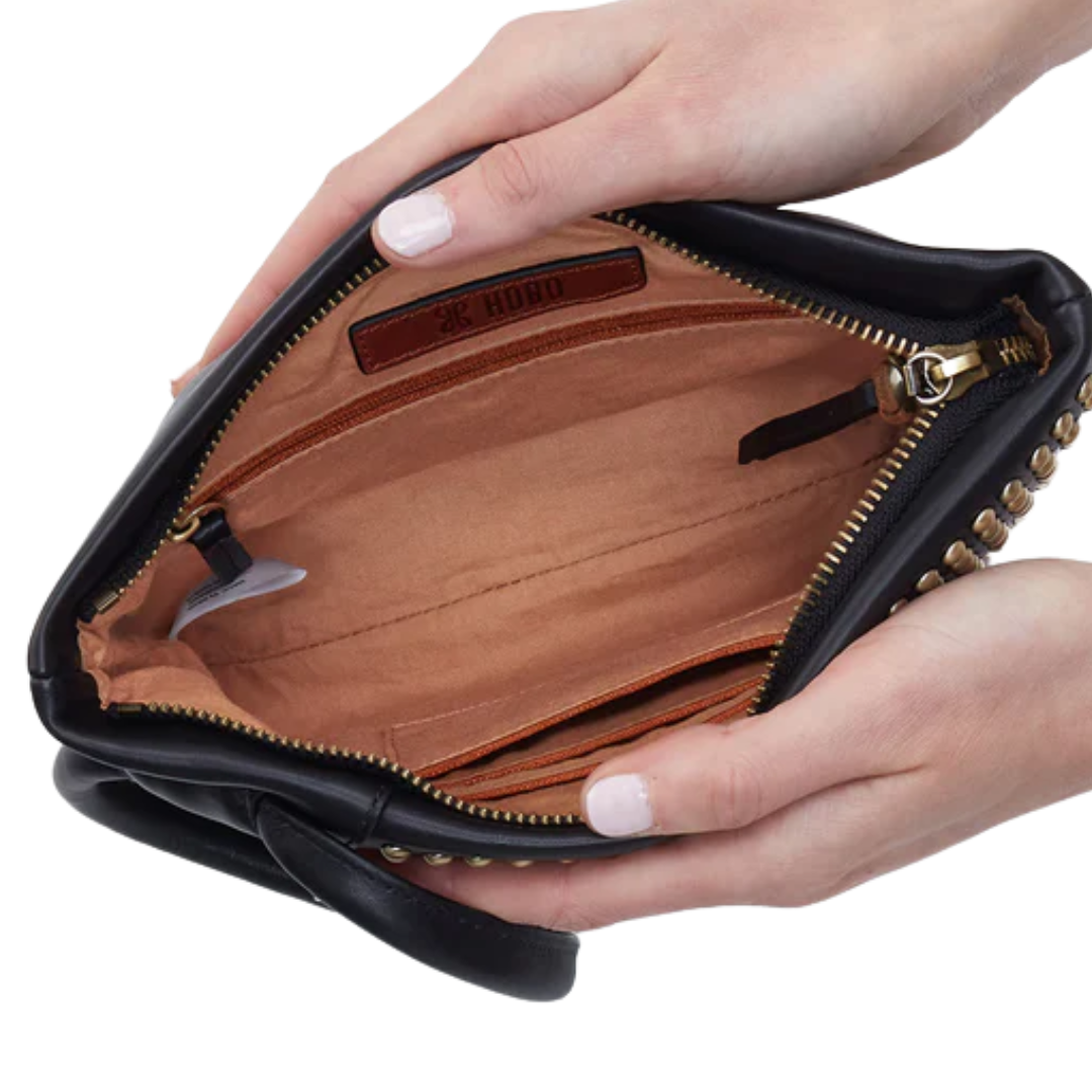 Maggie Clutch in Black