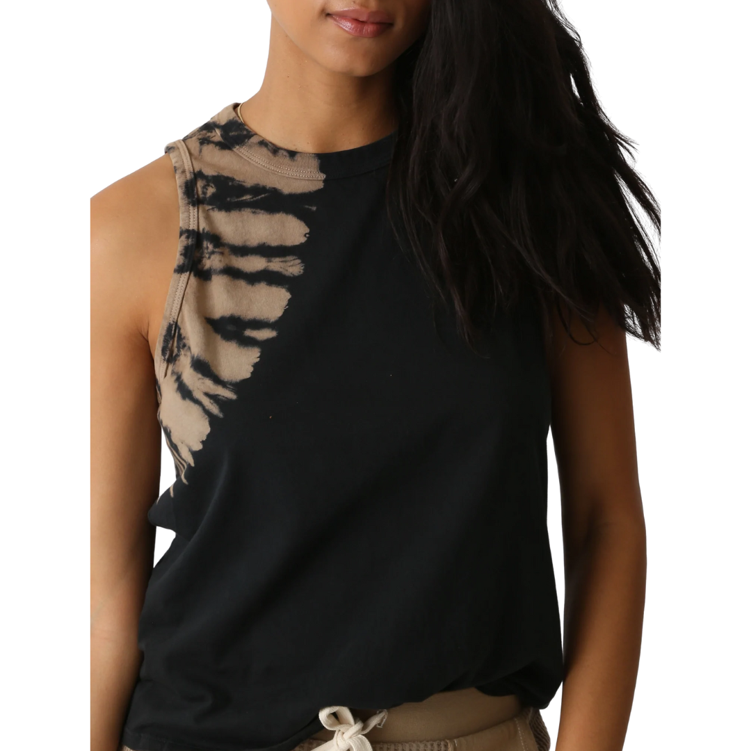Knight Tank in Onyx/Palo Santo