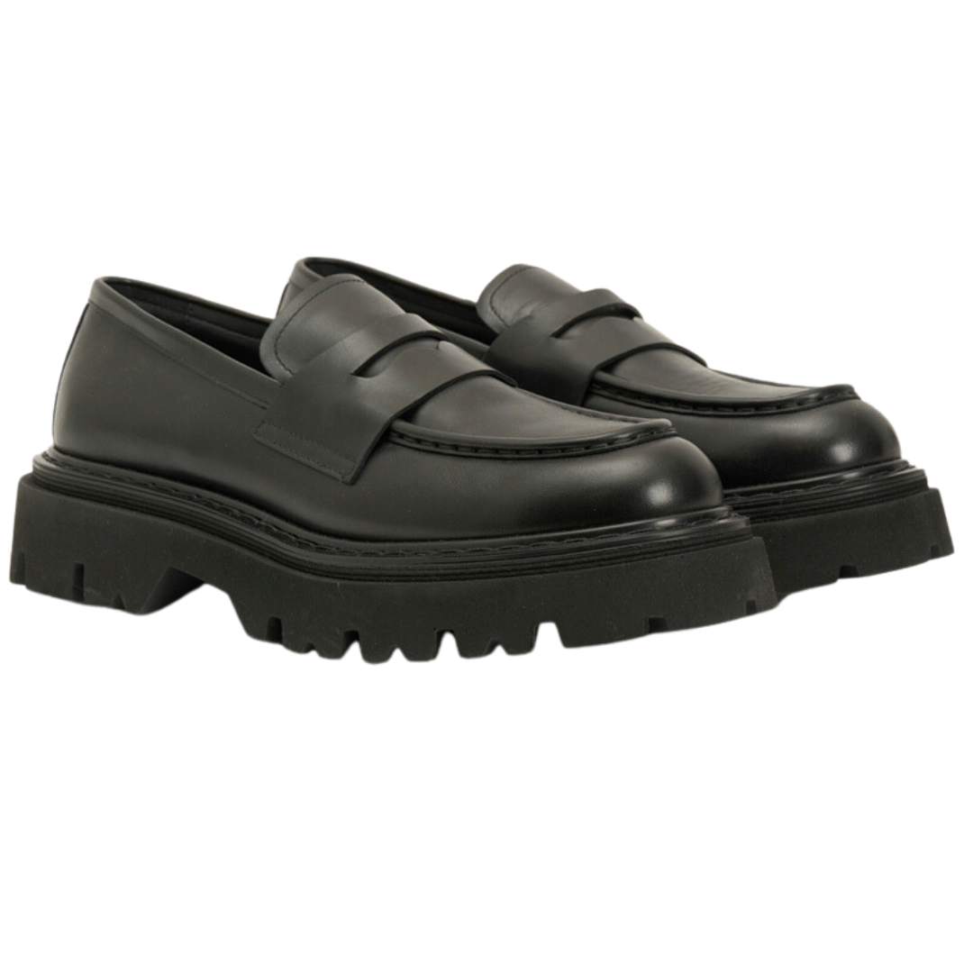Loafer in Black