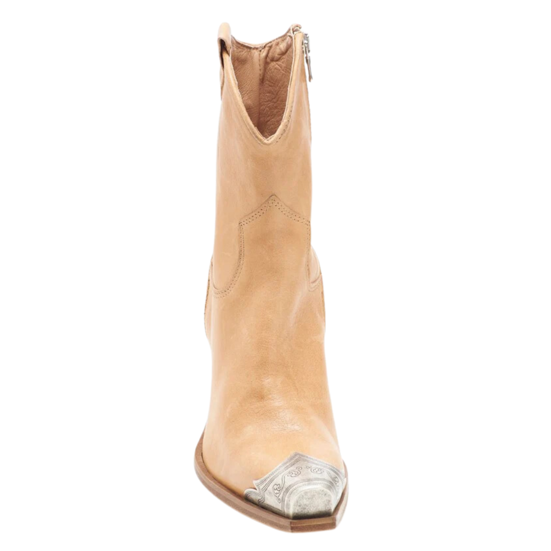 Brayden Western Boots in Camel