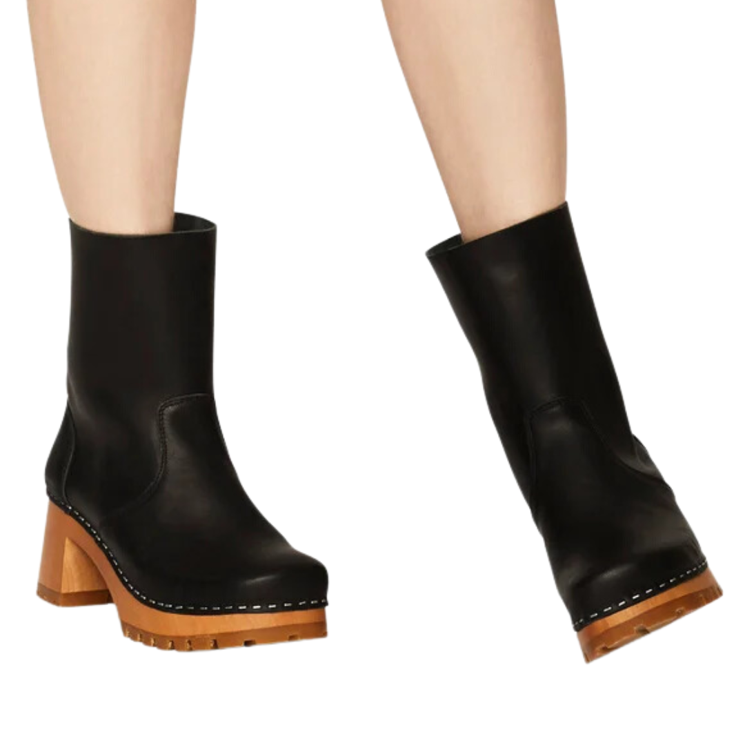 Plain Boot in Black