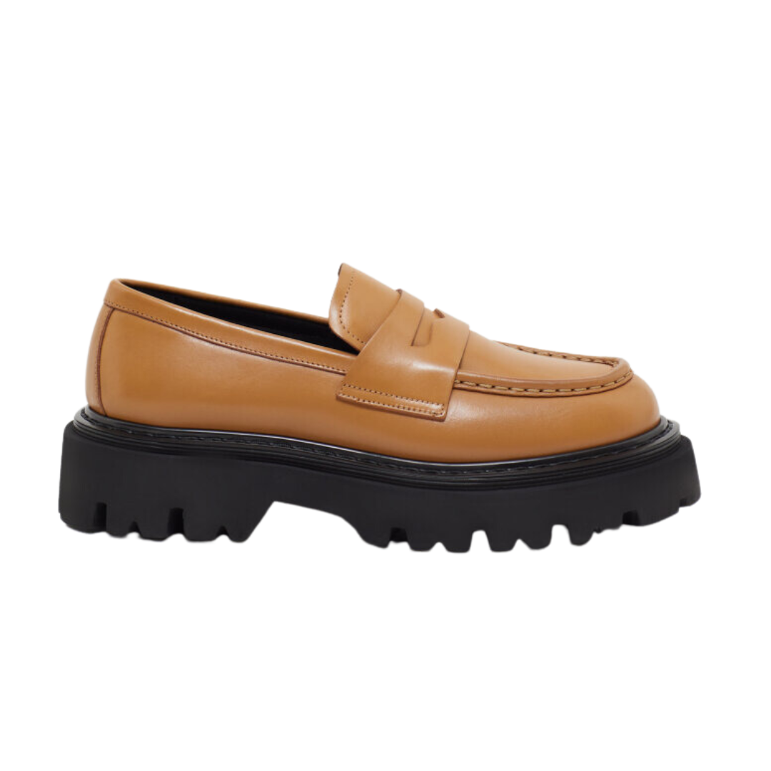 Loafers in Chino Beige