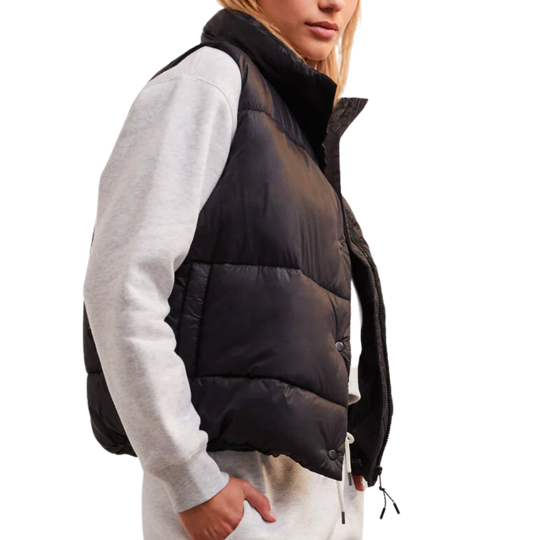 Just Right Puffer Vest in Black