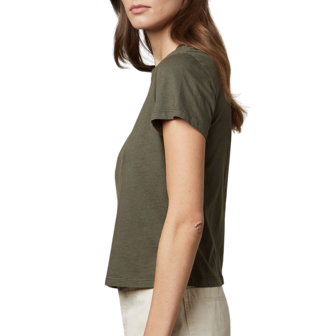 Frankie Tee in Safari