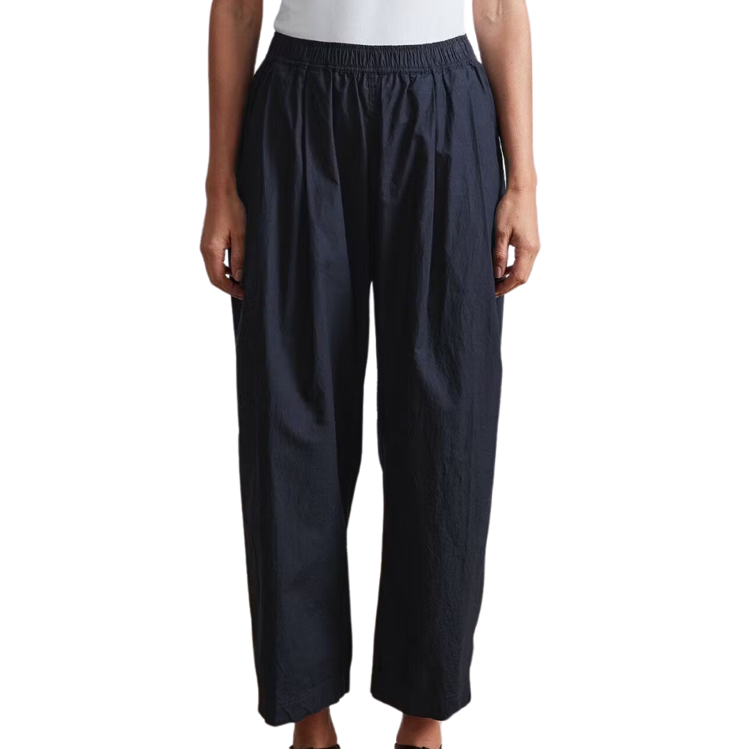 Spa Pleat Pant in Black
