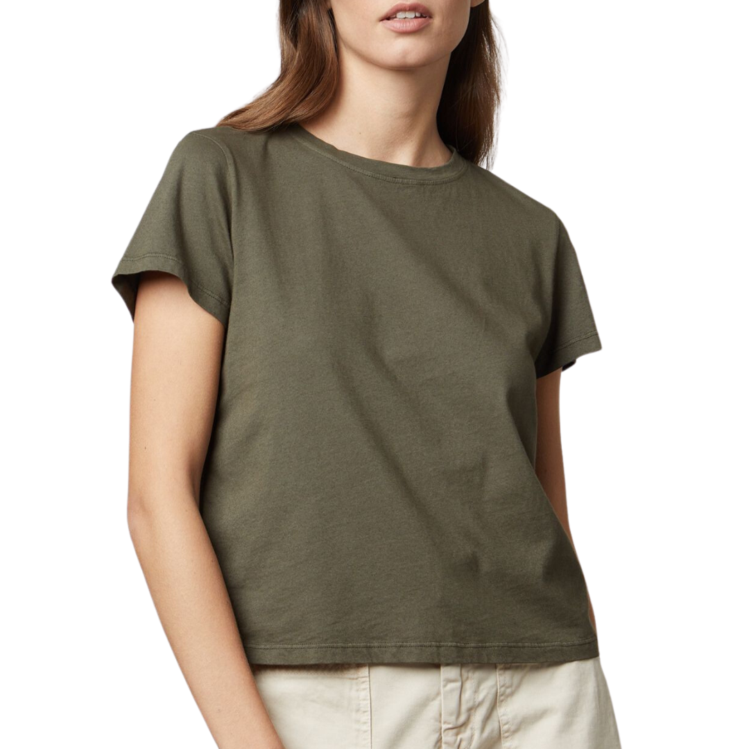 Frankie Tee in Safari