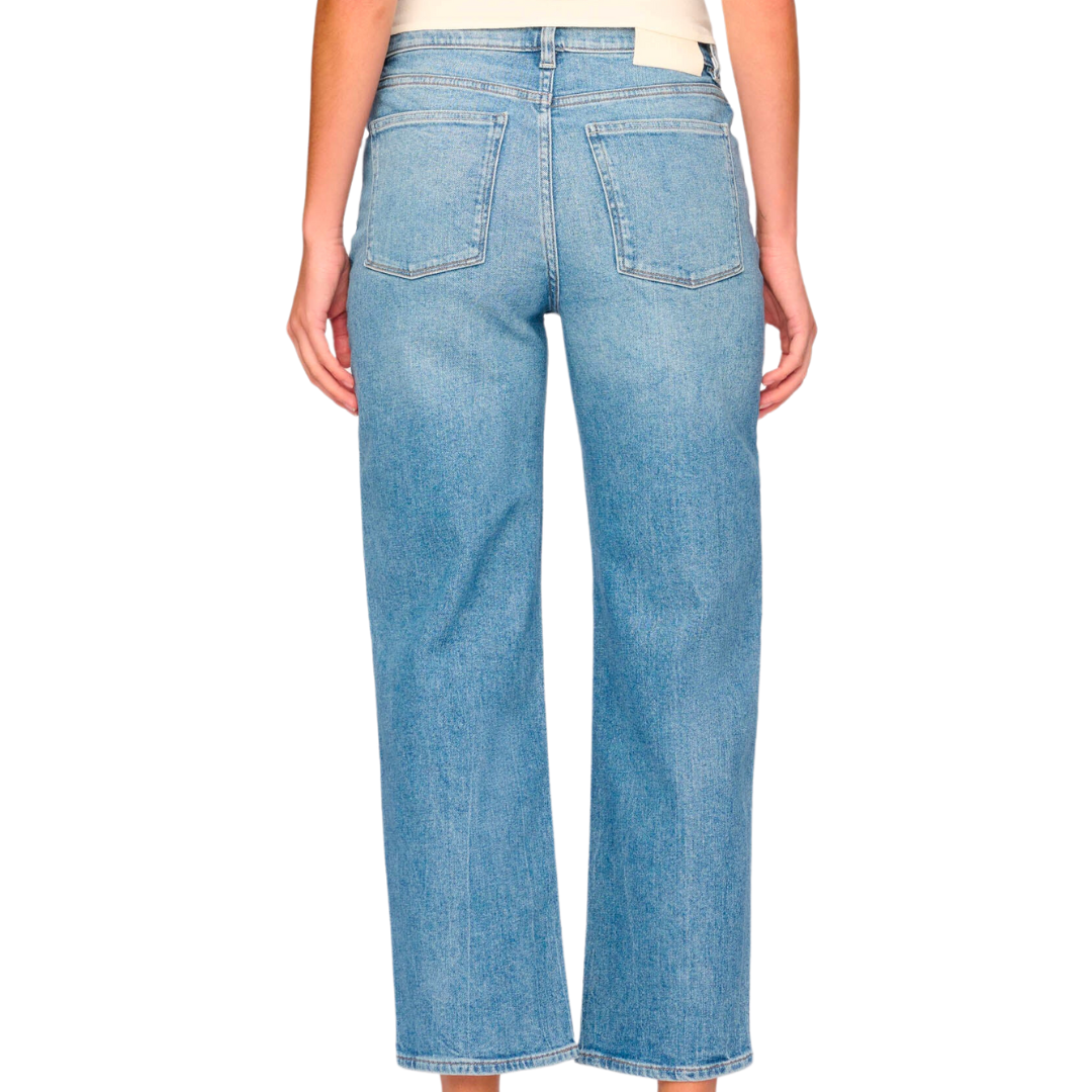 Thea Boyfriend Relaxed Tapered Jeans in Ravello