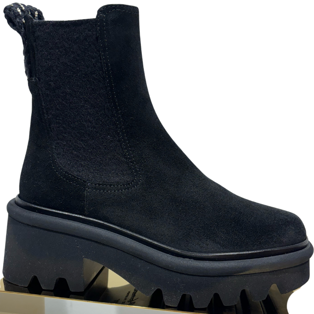 Lys Heeled Ankle Boots in Lux Black