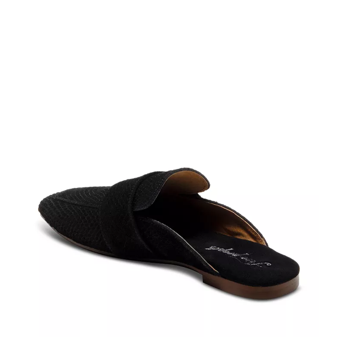 At Ease Loafer in Black