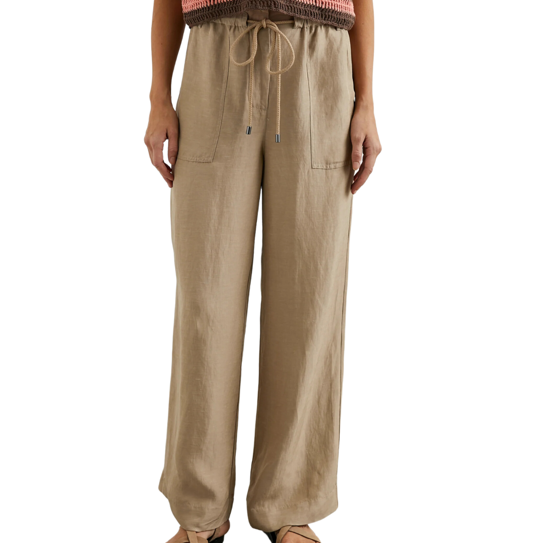 Ryan Pant in Safari