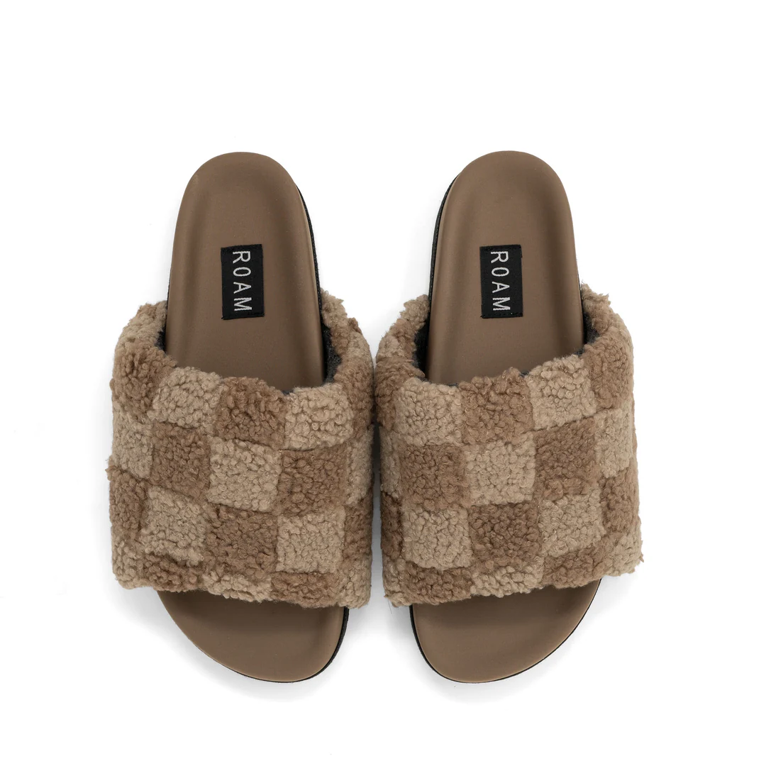 Fuzzy Checker Slider in Beige/Taupe
