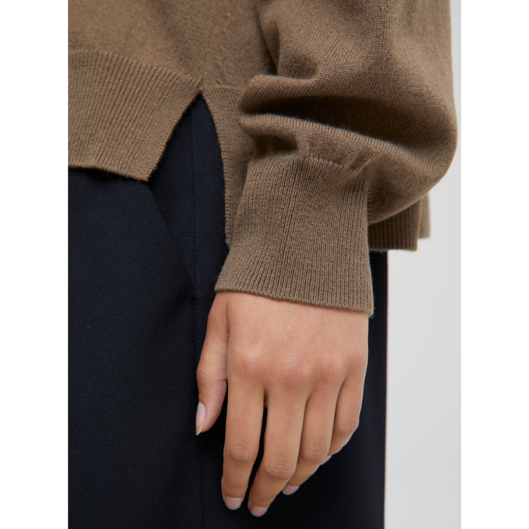 V-Neckline Sweater in Chocolate Chip