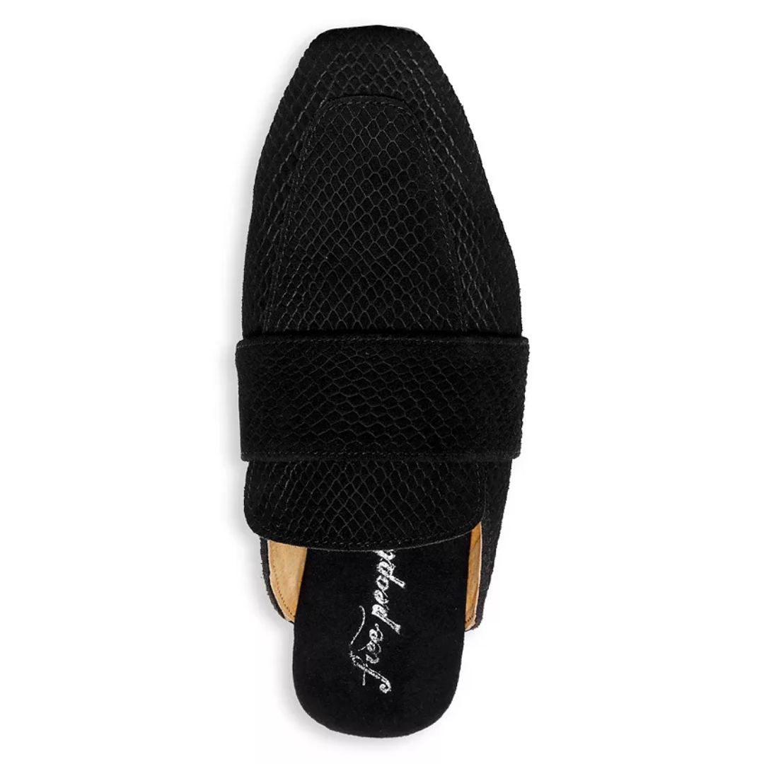 At Ease Loafer in Black